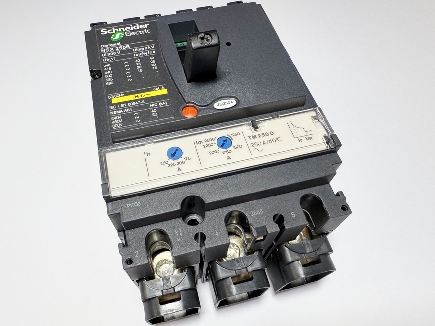 <p>
	Автоматический выключатель 3-фазный 250A, NSX250B, Schneider Electric</p>
