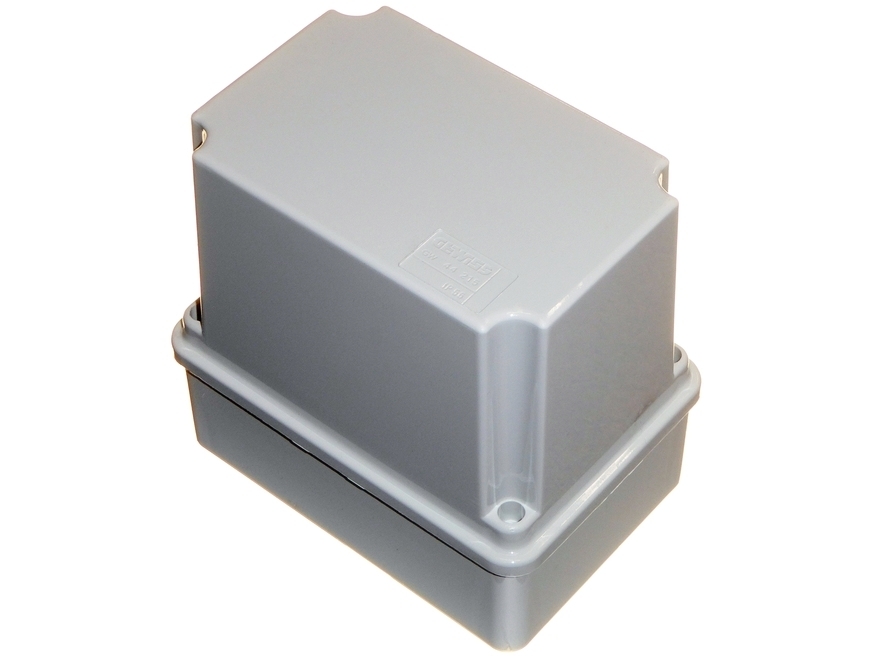 <p>
	Пластмассовая настенная монтажная коробка 120x80x120 мм, Gewiss, GW44215</p>
