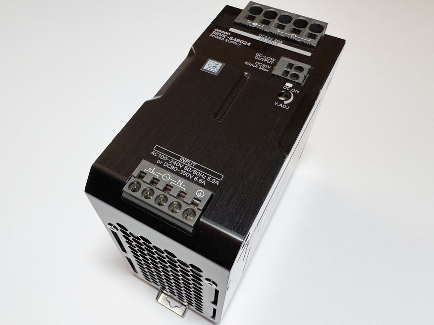 <p>
	Блок питания S8VK-S48024, Omron, с регулировкой</p>
