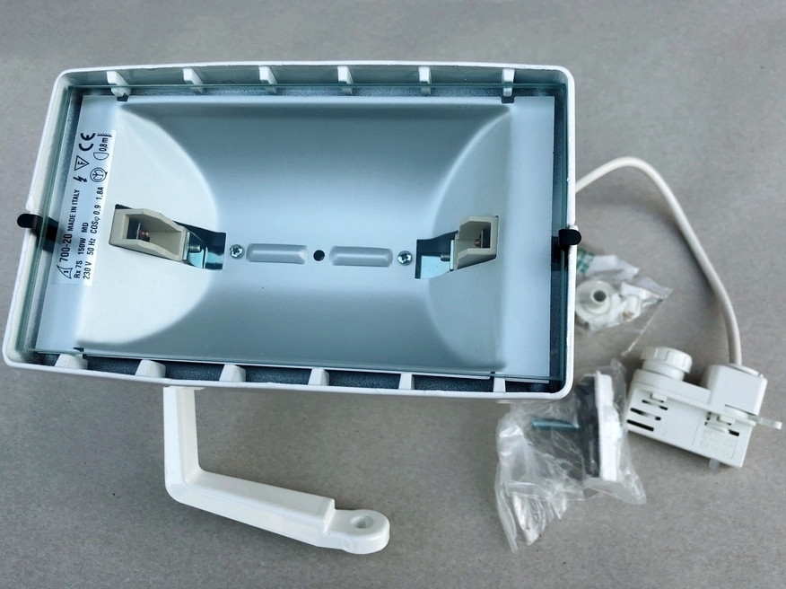 <p>
	Зажигательное устройство, балласт 150Вт (NaHJ150.995) + стартёр (Z150) + конденсатор, Vossloh Schwabe</p>
