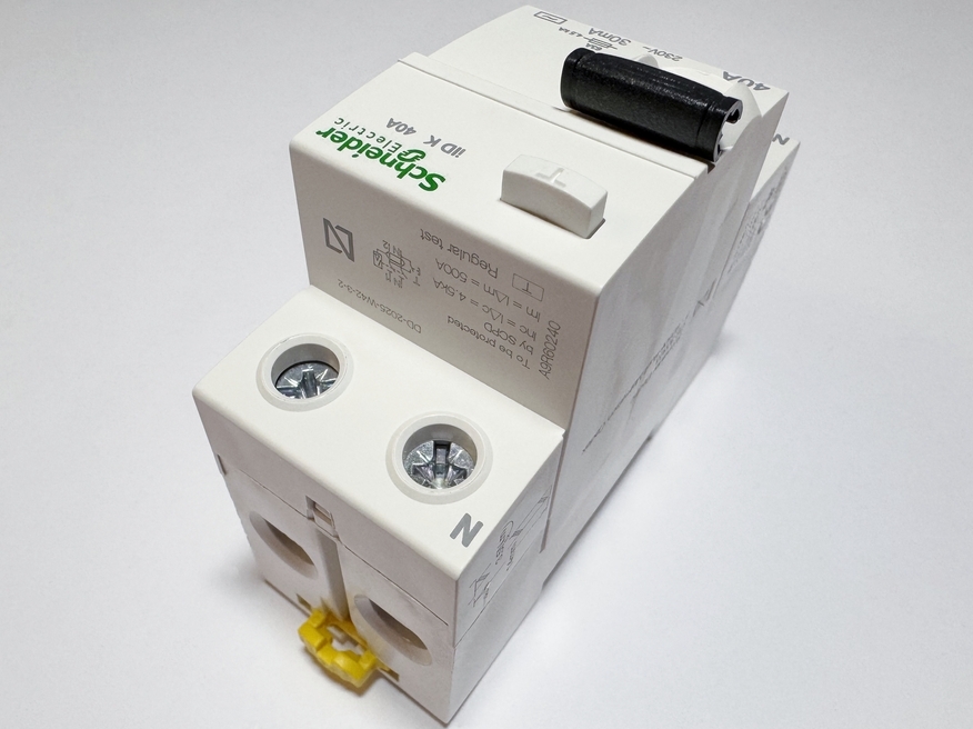 <p>
	Rikkevoolukaitse 1-faasiline 40 A, 30mA(0,03A), Schneider Electric, Acti9-ilD K, A9R60240, 009961</p>
