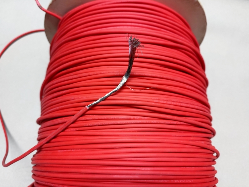 <p>
	<span style="color:#ff0000;">Безгалогенный</span> медный провод 6 мм², H1Z2Z2-K, KBE Solar DB+, 730600015060QURT, красный</p>
