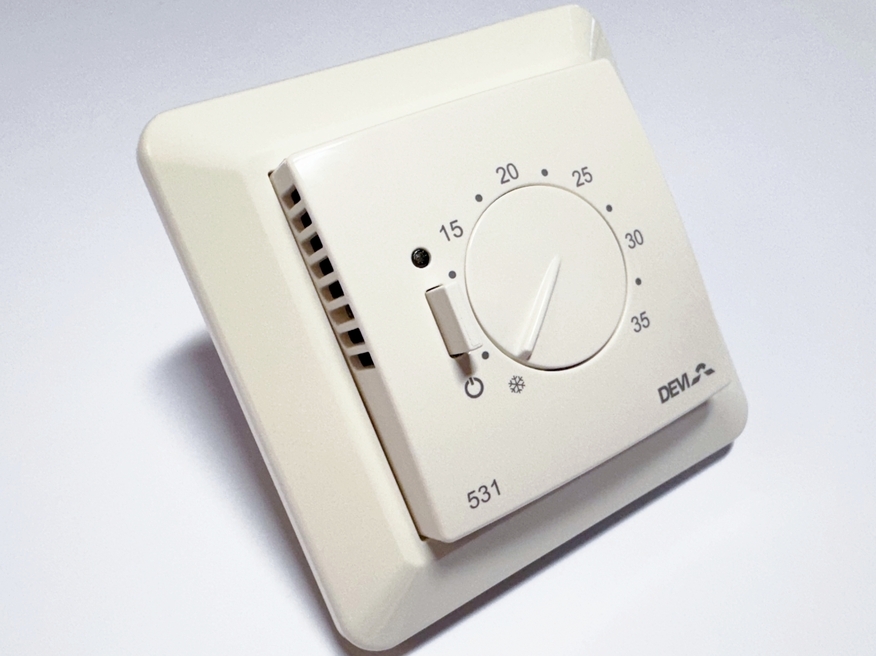 <p>
	Termostaat Devireg™ 531 Elko (15А) 3450 W, 140F1034</p>
