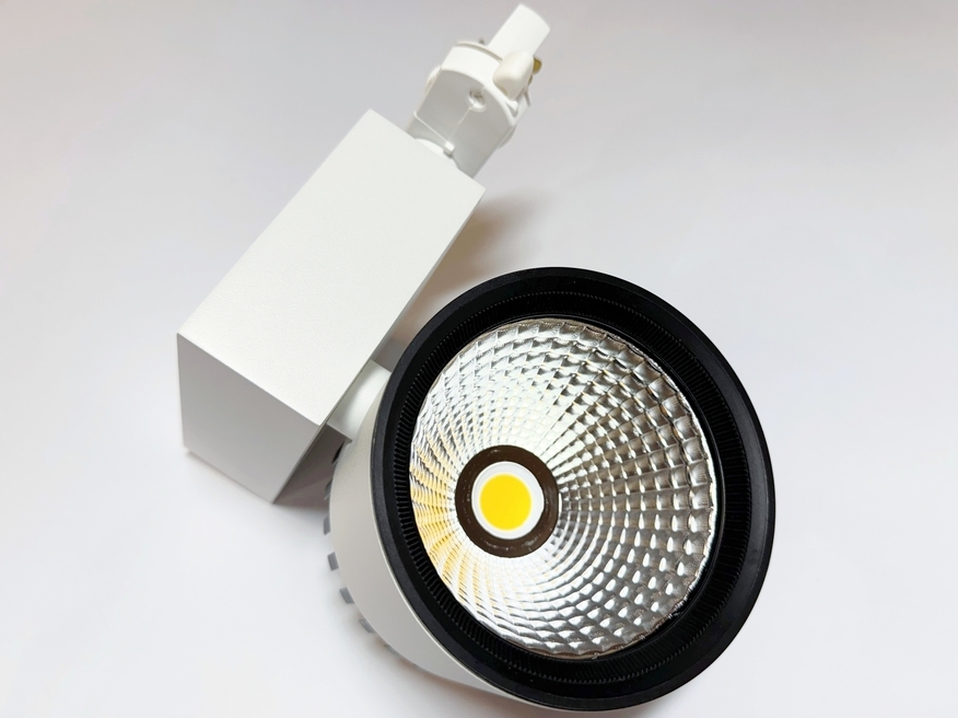 <p>
	<span style="color:#ff0000;">LED</span> siinivalgusti 37 W, ST-AY63/37W/3000K</p>
