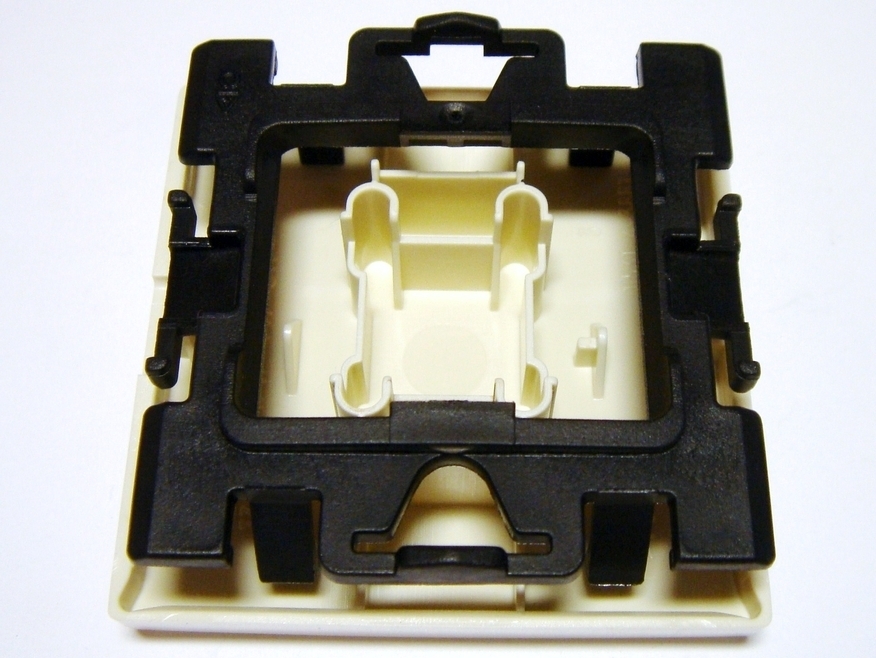 <p>
	Ühene klahv ABB (sari - Basic55), 2006/6 UC-94-507, süvispaigaldusega lüliti sisule</p>

