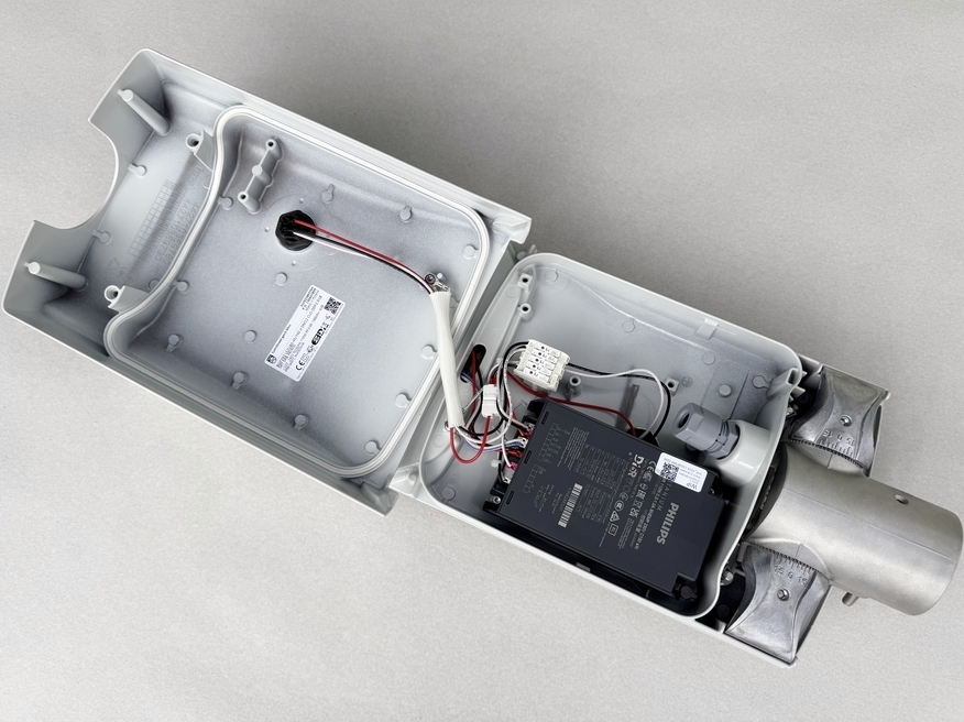 <p>
	<span style="color: #ff0000">LED</span> tänavavalgusti 90 W, Philips, BGP292 LED170-1P/740 I DM24P CLO-DDF D18 SRT 48/60S</p>
