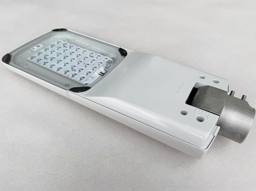 <p>
	<span style="color: #ff0000">LED</span> tänavavalgusti 90 W, Philips, BGP292 LED170-1P/740 I DM24P CLO-DDF D18 SRT 48/60S</p>
