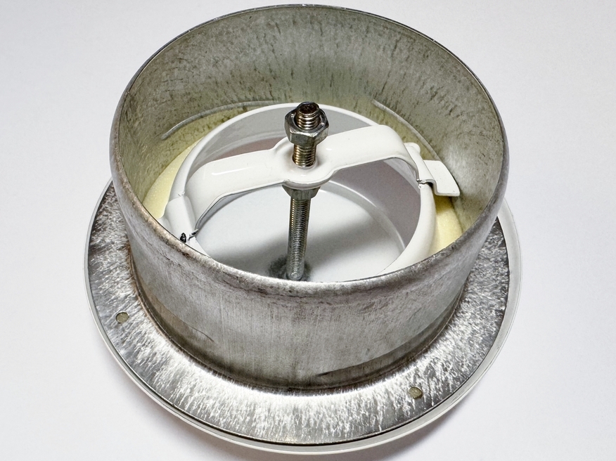 <p>
	Sissepuhke- ja väljatõmbeventiil Ø100 mm, Vents, AM100VRF</p>
