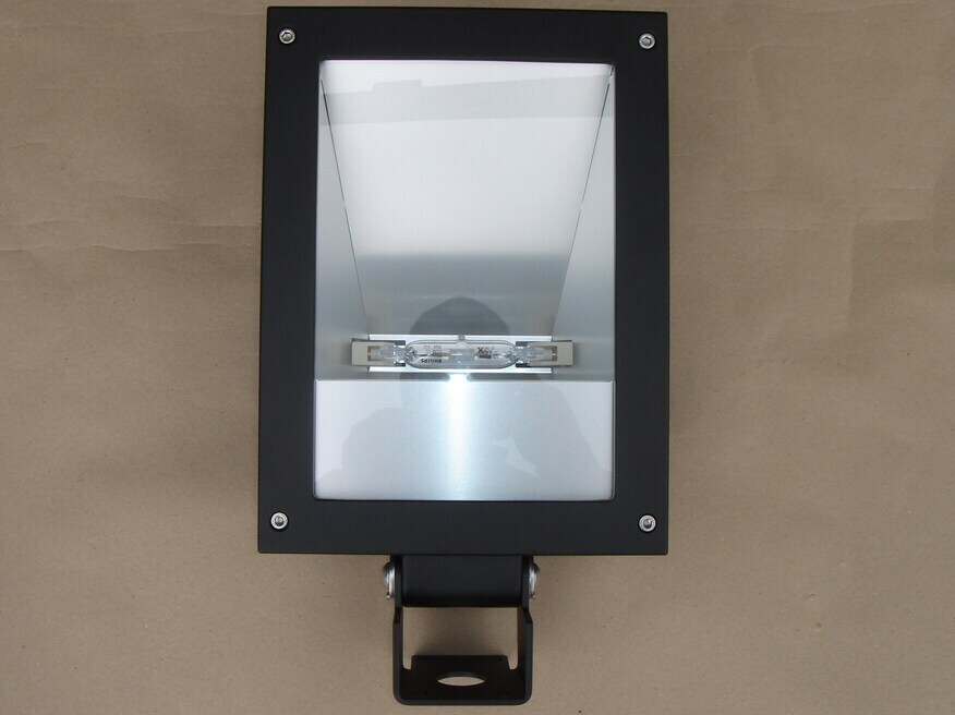 <p>
	Куплю прожекторы 70 Вт.</p>
