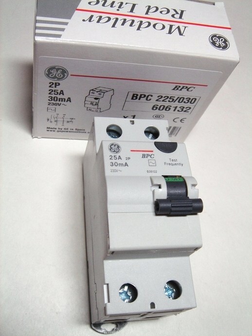 <p>
	Rikkevoolukaitse 1-faasiline 25 A, 30mA(0,03A), BPC225/030, General Electric, 606132</p>
