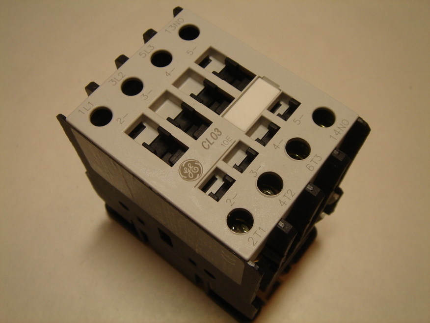 <p>
	Куплю контакторы 3-фазные 45A, CL03, General Electric</p>
