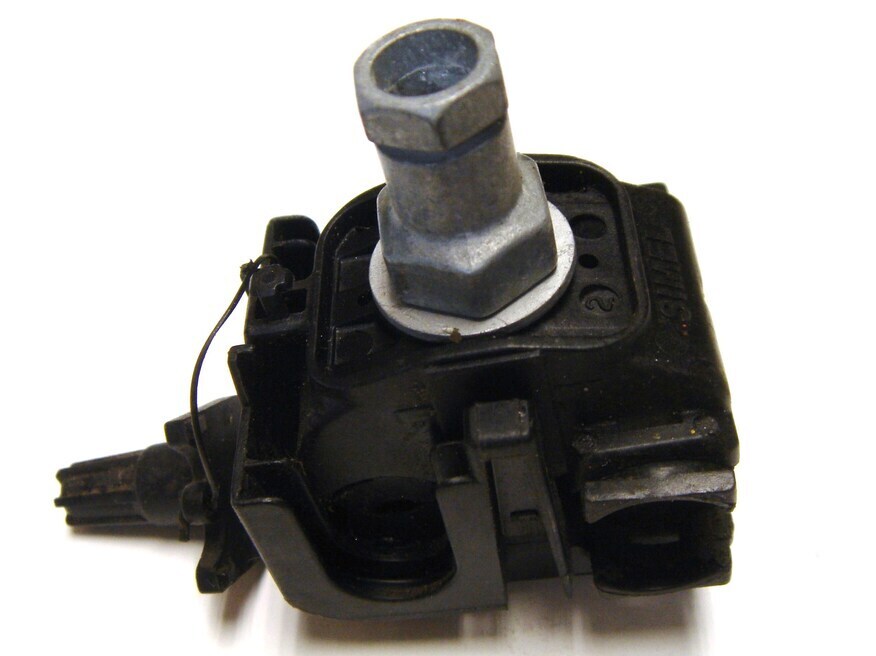 <p>
	Прокалывающий изоляцию зажим P2X95 MK2, 2037763-1, TE Connectivity</p>
