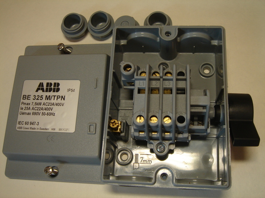 <p>
	Ostan turvalüliteid 3-faasilisi</p>
