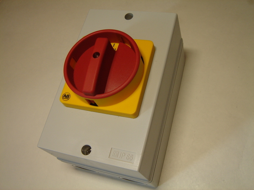 <p>
	Ostan turvalüliteid 3-faasilisi</p>
