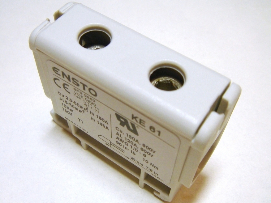 <p>
	Куплю проходные клеммы 50 мм², серые, синие и жёлто-зелёные</p>
