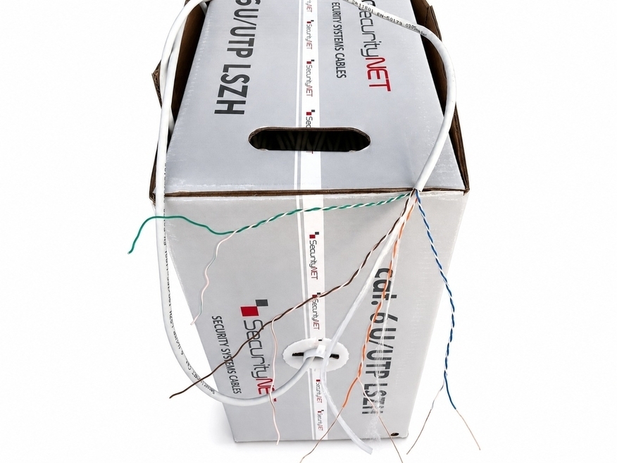 <p>
	Куплю компьютерный кабель UTP Cat 6, 4 x 2 x 0,5 мм</p>
