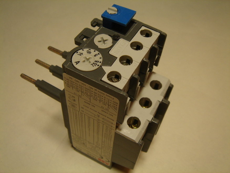 <p>
	Куплю термозащиту 24 - 32A. TA25DU, ABB</p>
