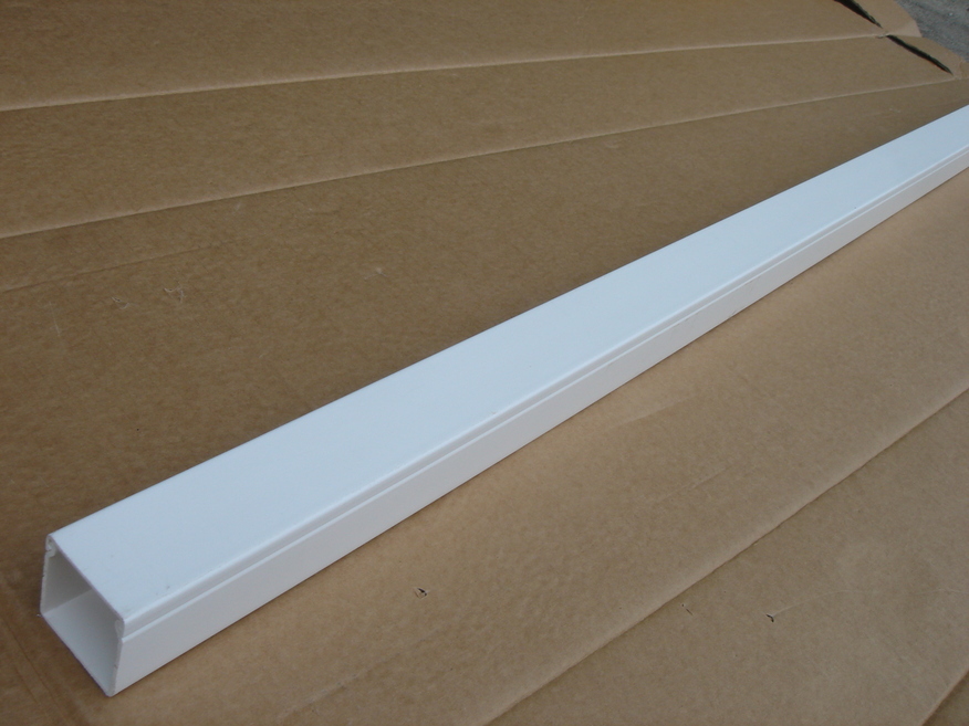 <p>
	Ostan kaablikarbikuid 40x40mm/2m</p>
