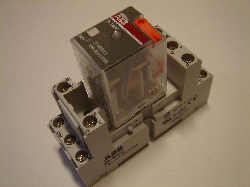 <p>
	Ostan releesid koos pesaga</p>
