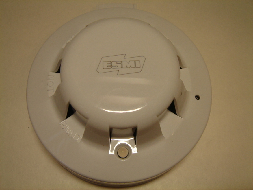 <p>
	Куплю дымовые датчики 12 B</p>
