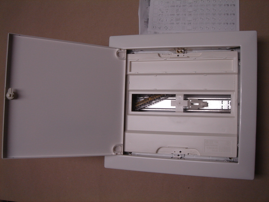 <p>
	Ostan süvistatavaid moodulkilpe</p>
