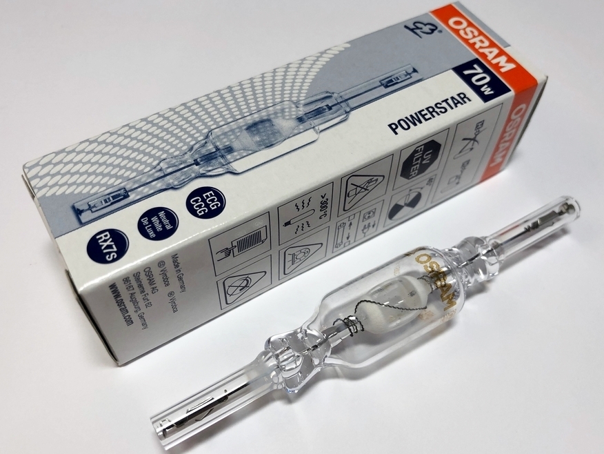 <p>
	Металлогалогенная лампа 70Вт, Powerstar HQI-TS 70W/NDL Excellence, Osram, 678324</p>
