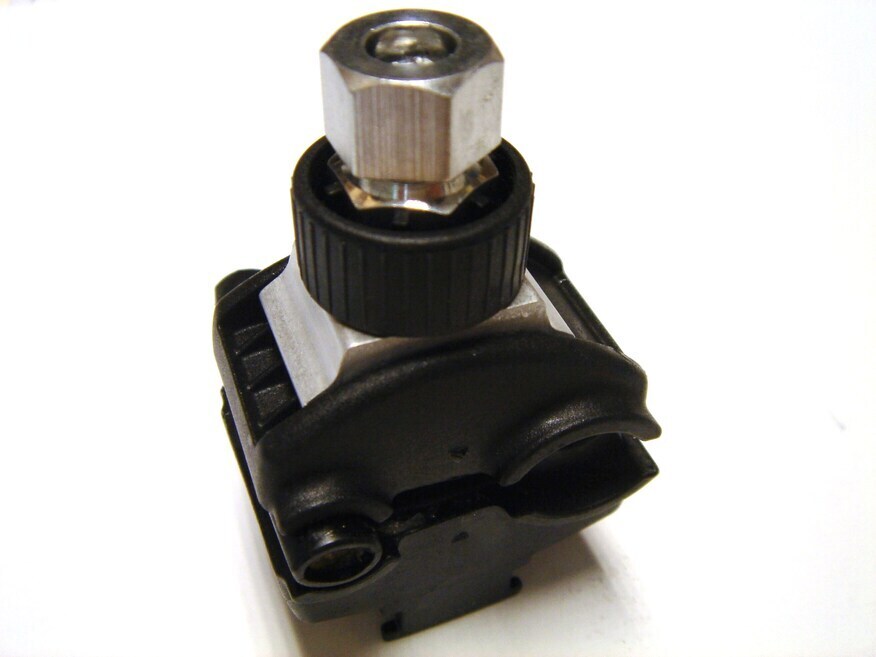 <p>
	Куплю прокалывающие изоляцию зажимы SLIW11.1, Ensto</p>
