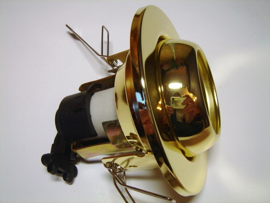 <p>
	Ripplaevalgusti OMS 4048, kuldne</p>
