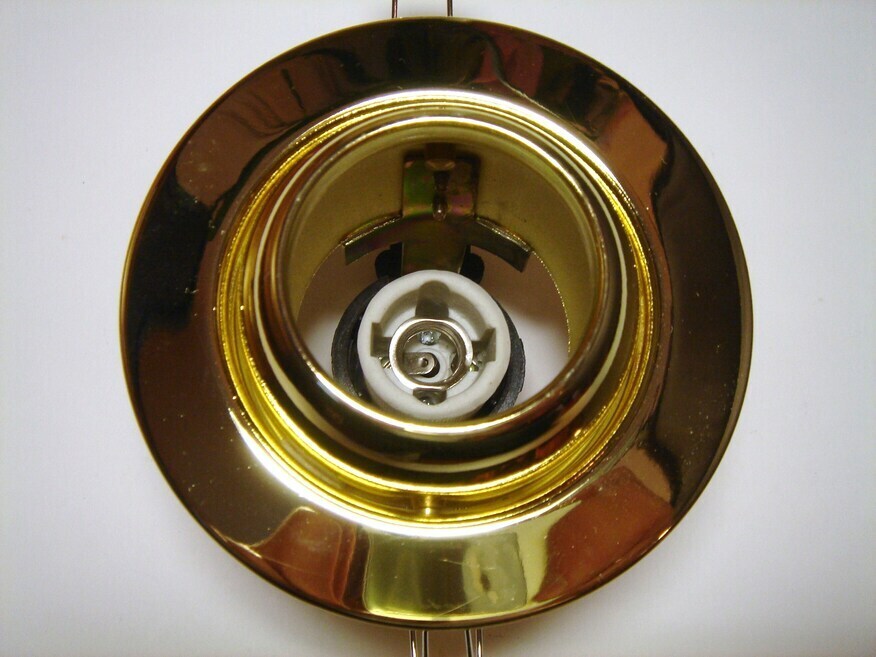 <p>
	Ripplaevalgusti OMS 4048, kuldne</p>
