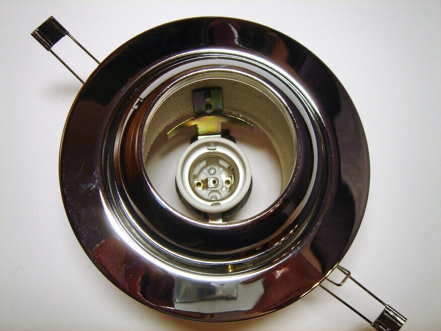 <p>
	Светильник OMS, 4045, цвет хром</p>
