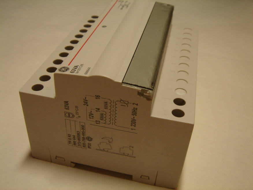 <p>
	Ostan moodul trafosid</p>
