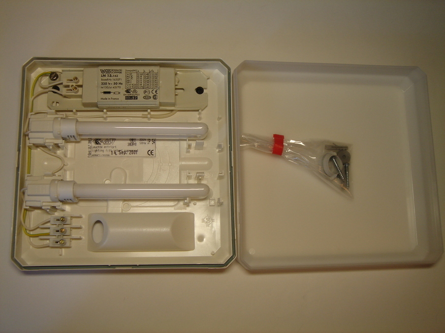 <p>
	Куплю светильники 2 x 9 Вт</p>
