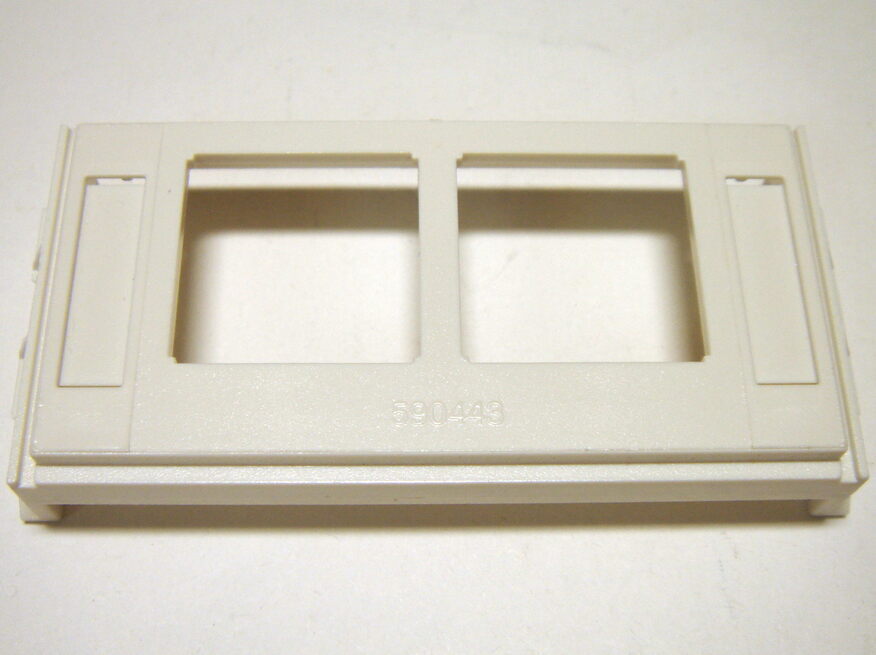 <p>
	Центральная плата 2-ная, Torsman CYB-DP, 5971740, для компьютерных и телефонных гнёзд</p>
