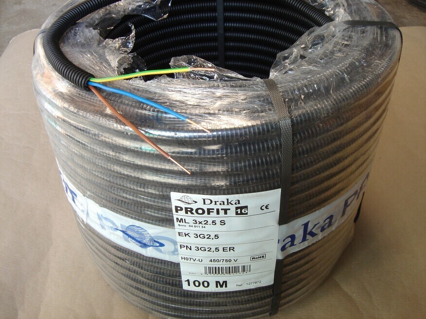 <p>
	Painduv kõritoru juhtmetega Profit 3 x 2,5 mm², Draka</p>
