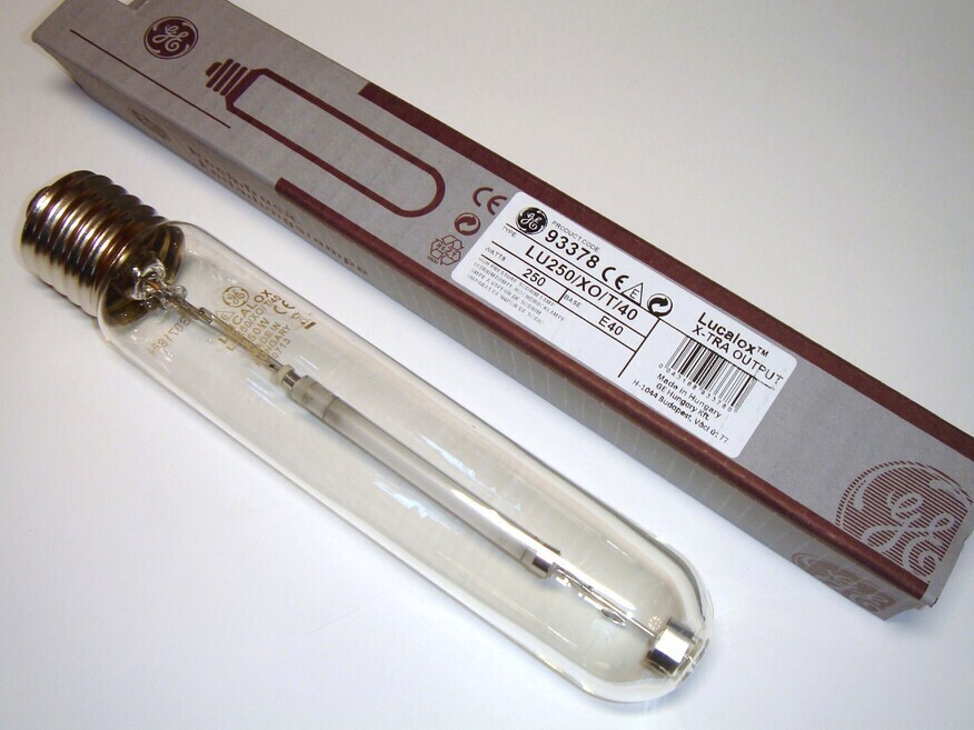 <p>
	Натриевая лампа 250Вт, LU250/XO/T/40, General Electric, Lucalox, 93378</p>
