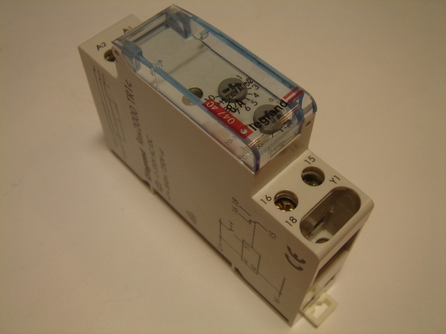 <p>
	Реле времени с задержкой включения Legrand Rex2000 TR1c, 04740</p>
