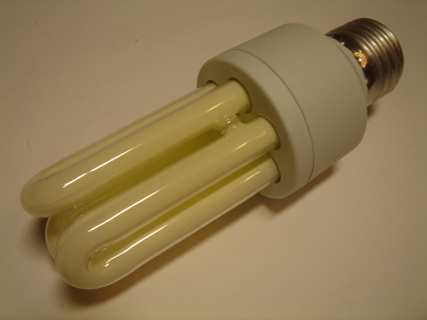 <p>
	Экономичная лампа 11 Вт, Osram Duluxstar® 11W/825/E27, 063267</p>
