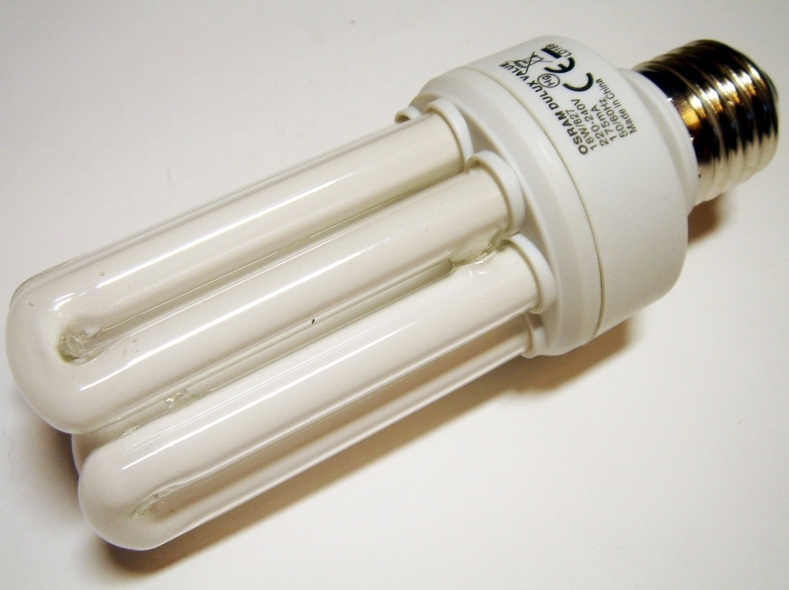 <p>
	Säästulamp 18 W, Osram Dulux® Value 18W/827/E27, 623706</p>
