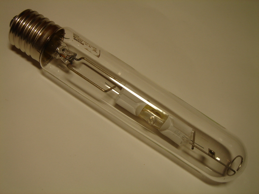 <p>
	Куплю металлогалогенные лампы 150 Вт, Philips, Osram, General Electric, Tungsram, Sylvania</p>
