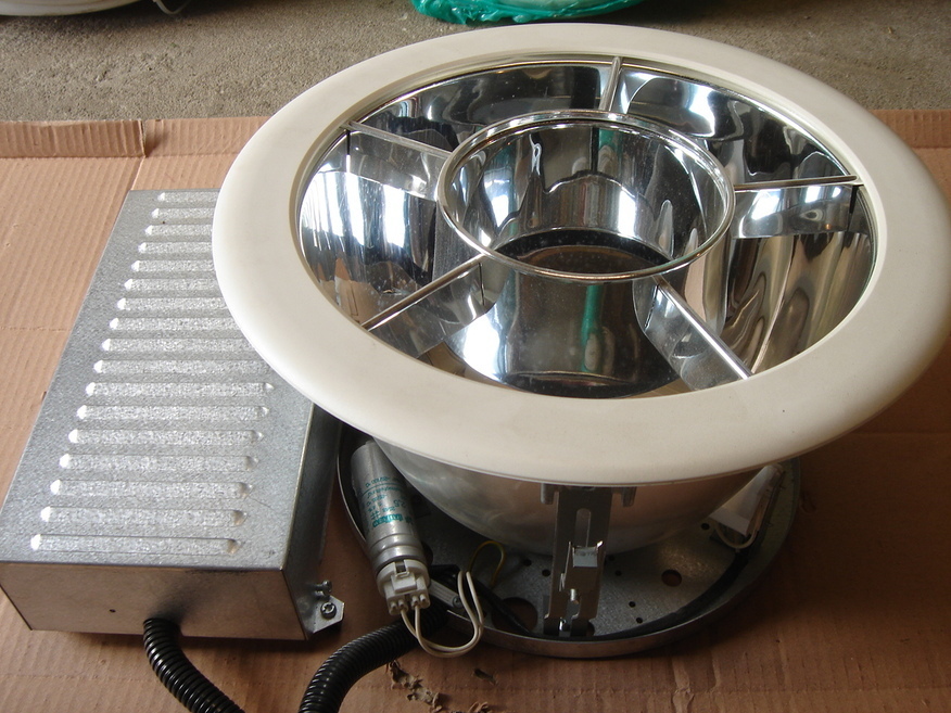 <p>
	Куплю светильники 2 x 18 Вт.</p>
