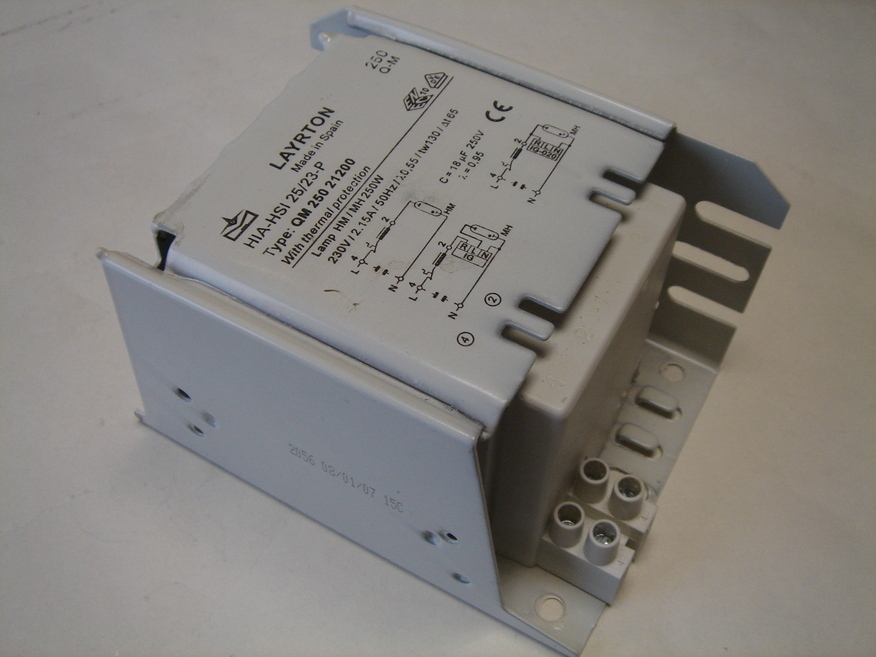 <p>
	Drossel (ballast) 250 W, HIA-HSI 25/23-P, Layrton, QM250 21200</p>
