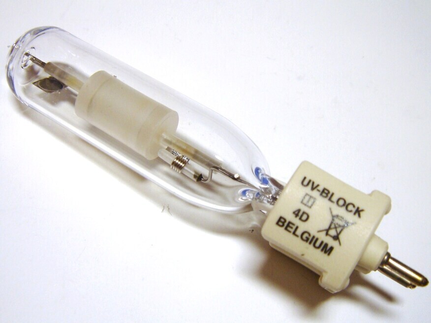 <p>
	Куплю металлогалогенные лампы 150 Вт, Philips, Osram, General Electric, Tungsram, Sylvania, <span style="color: #ff0000">цвет 830 или 930 (тёплый белый)</span></p>
