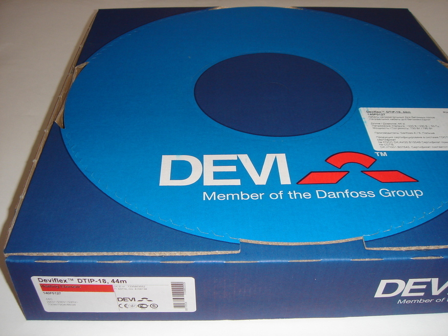 <p>
	Ostan küttekaablit Deviflex 820 W, 44 m, 230 V, DTIP-18 W/m, 140F1242</p>
