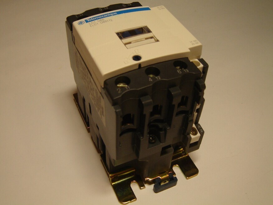 <p>
	Kontaktor 3-faasiline 80A(50kW), LC1D65P7, Telemecanique, 043747</p>
