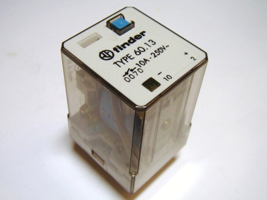 <p>
	Реле Finder 60.13</p>

