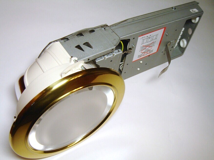 <p>
	Светильник 1 x 13 Вт, CASA 16 113F TC-D, Høvik Lys, Glamox, 23020906</p>
