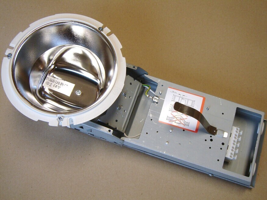 <p>
	Светильник 1 x 13 Вт, CASA 16 113F TC-D, Høvik Lys, Glamox, 23020906</p>
