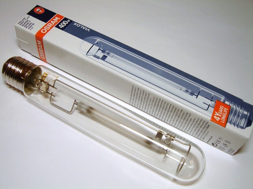 <p>
	Kõrgrõhu-naatriumlamp 400W, Osram Vialox NAV-T 400W Super (SON-T Plus) <font color="#ff0000">4Y</font>ears longlife(<font color="#ff0000">eluiga 20000 tundi</font>), 281179</p>
