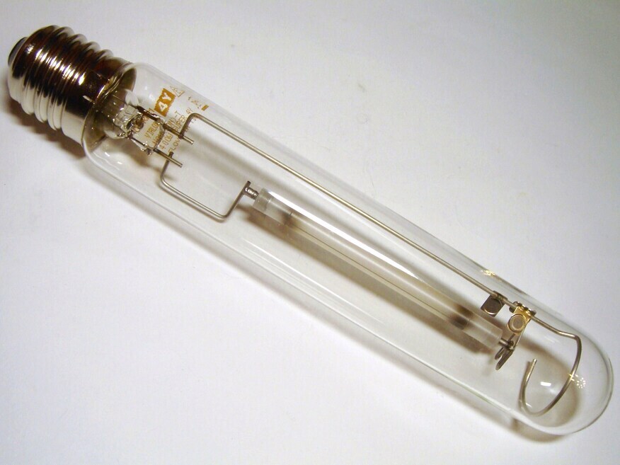 <p>
	Kõrgrõhu-naatriumlamp 400W, Osram Vialox NAV-T 400W Super (SON-T Plus) <font color="#ff0000">4Y</font>ears longlife(<font color="#ff0000">eluiga 20000 tundi</font>), 281179</p>
