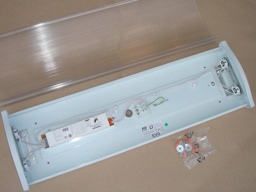 <p>
	Куплю светильники 2x18 Вт</p>
